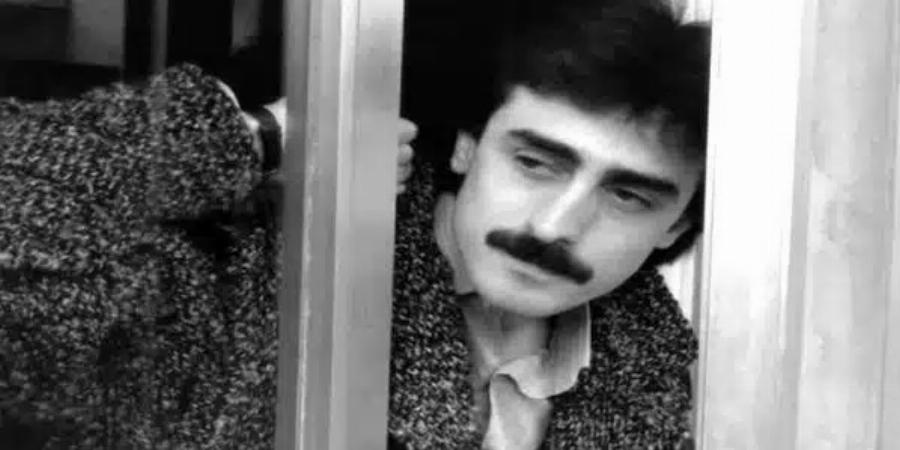 «Έφυγε» άδοξα στα 35 του: Ο πιο σεμνός Έλληνας τραγουδιστής που ερμήνευσε το κομμάτι που λατρέψαμε