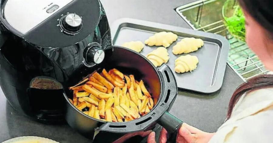 Μη τα βάλεις ποτέ: Αυτά είναι τα 5 φαγητά που «απαγορεύεται» να μαγειρέψεις στο Air Fryer