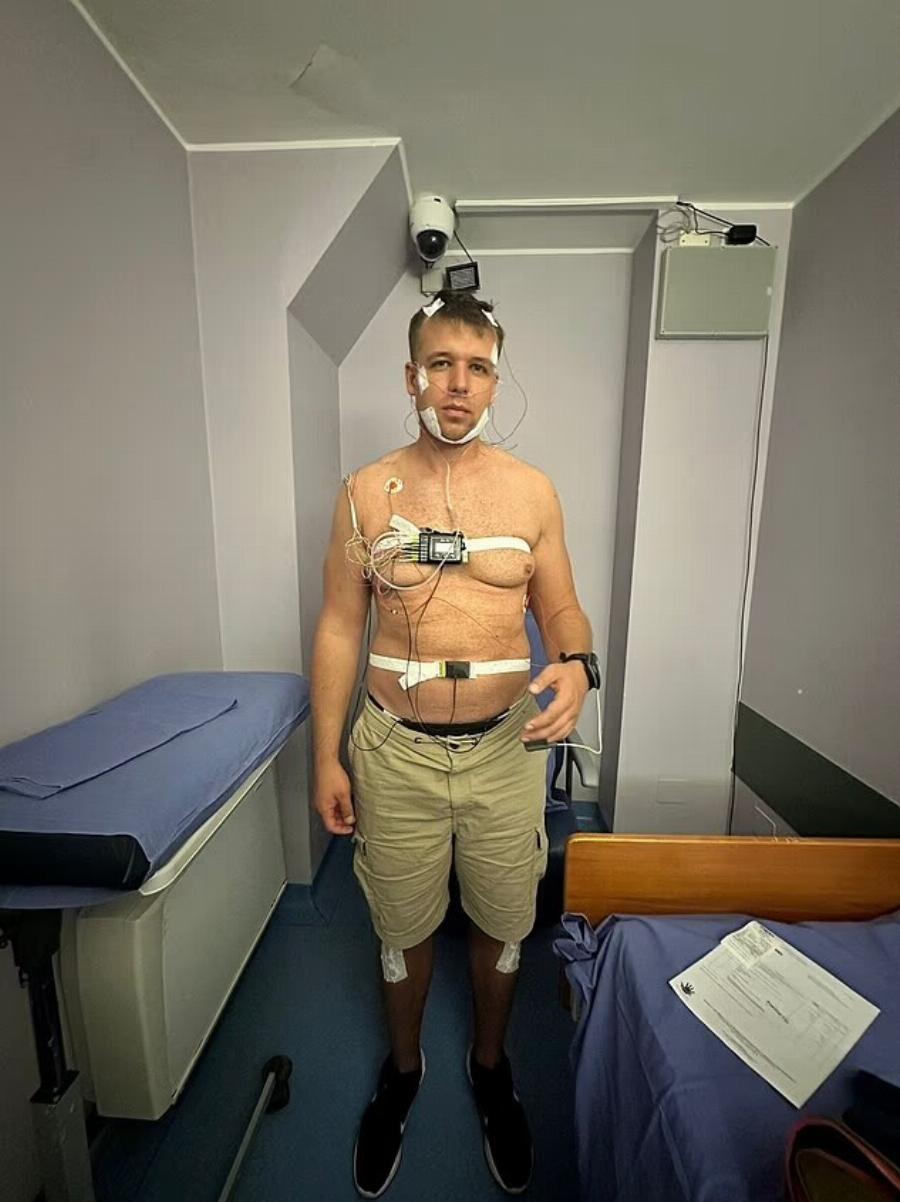 «Δεν θέλω να πεθάνω»: Κραυγή αγωνίας από τον άνθρωπο που δεν κοιμάται εδώ και 2 χρόνια