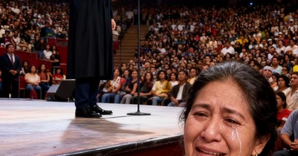 «Με κορόιδευαν επειδή είμαι γιος ενός σκουπιδιάρη — αλλά στην αποφοίτηση, είπα μόνο μία πρόταση… και όλοι σώπασαν και έκλαψαν».