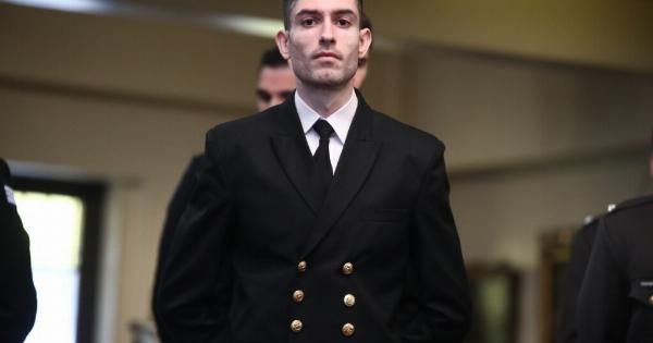Λεβέντης Έλληνας, πάντα υπέρ πατρίδος: Ο Μίλτος Τεντόγλου ορκίστηκε αξιωματικός στο Πολεμικό Ναυτικό