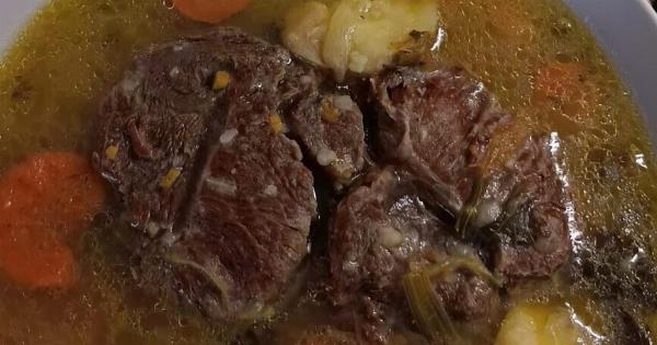 Θρεπτική σούπα με μοσχάρι και λαχανικά για όλη την οικογένεια