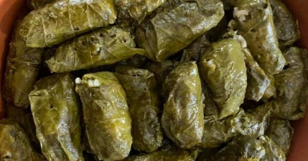 Τα πιο αρωματικά ντολμαδάκια γιαλαντζί με τέλειο τύλιγμα και λεμονάτη γεύση