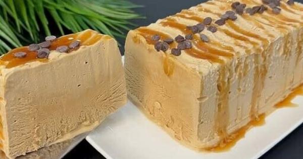 Το πιο εύκολο παγωτό καραμέλα με σοκολάτα – χωρίς παγωτομηχανή