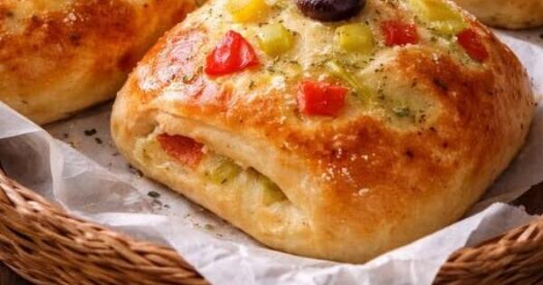 Ατομικά ψωμάκια πίτσας: Η εύκολη συνταγή για αφράτα πιτσόψωμα στο σπίτι