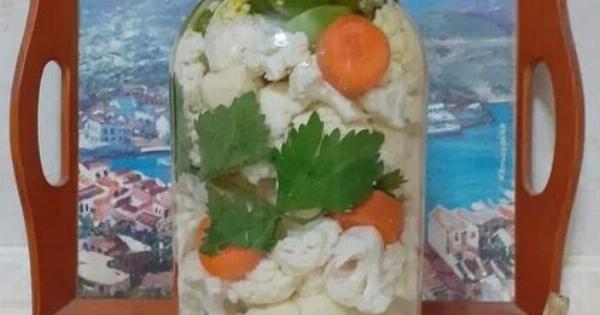 Σπιτικό τουρσί κουνουπίδι σαν της γιαγιάς – γίνεται σε λίγα λεπτά