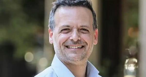 Τρίβουν τα μάτια τους με αυτό που προτείνει ο Χάρης Δούκας για ΠΑΣΟΚ και ΕΛΑΣ
