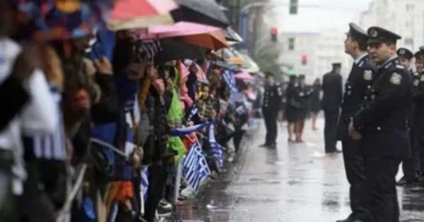 Παρέλαση 28ης Οκτωβρίου: Πού ακυρώνονται οι μαθητικές παρελάσεις