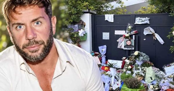 Γιώργος Μαζωνάκης: Το Συγκινητικό Σημείωμα Έξω από το Σπίτι του στη Βούλα