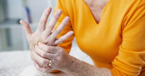 Αν έχετε μούδιασμα στα χέρια, μην αγνοήσετε αυτούς τους 7 λόγους