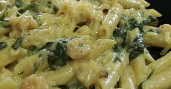 Πέννες με γαρίδες και σπανάκι κρεμώδεις – Η εύκολη συνταγή που εντυπωσιάζει