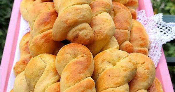 Κουλούρια σαν τσουρέκι που μοσχοβολούν πορτοκάλι – Για το Πάσχα και όχι μόνο..