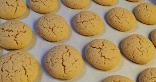 Μπισκότα λεμονιού που μοσχοβολούν – Πανεύκολα με λίγα υλικά