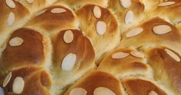 Από τώρα αρχίζω να φτιάχνω αυτά τα τσουρέκια για το Πάσχα – Είναι τόσο αφράτα που δεν μένει ούτε ψίχουλο!