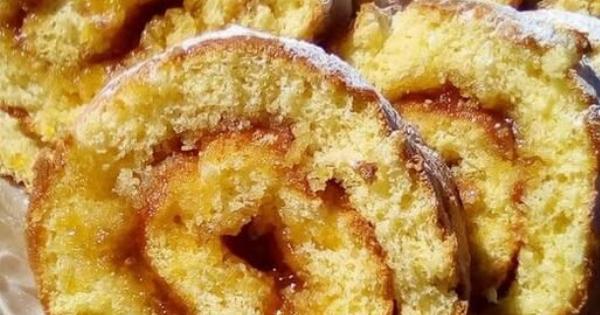 Ρολό παντεσπάνι με μαρμελάδα σε 10 λεπτά – Η εύκολη συνταγή που πετυχαίνει πάντα