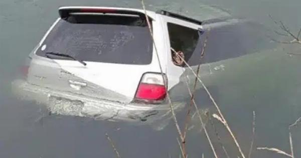 Τι να κάνεις αν πέσεις με το αυτοκίνητο στο νερό – Βήμα-βήμα οδηγίες επιβίωσης