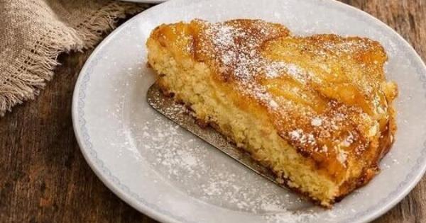 Αναποδογυριστή μηλόπιτα στο φούρνο – Αφράτη με καραμελωμένα μήλα