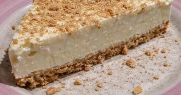 Γλυκό ψυγείου με γιαούρτι και λεμόνι – Εύκολη συνταγή χωρίς ψήσιμο