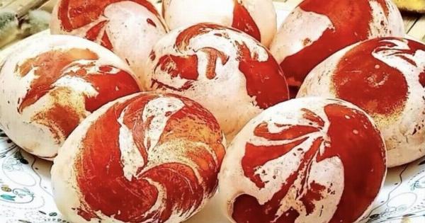 Χωρίς βαφές και χημικά: Το κόλπο για τα πιο εντυπωσιακά πασχαλινά αυγά!
