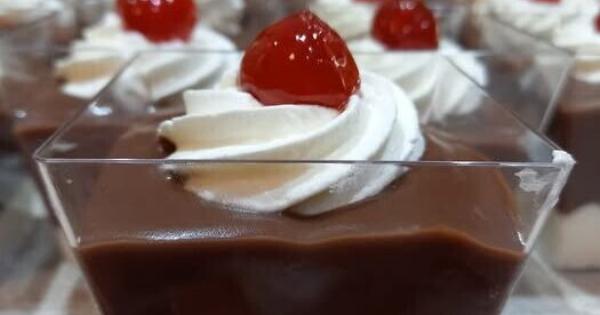 Το πιο εύκολο προφιτερόλ με κρουασανάκια – Το γλυκό που ξετρελαίνει μικρούς και μεγάλους