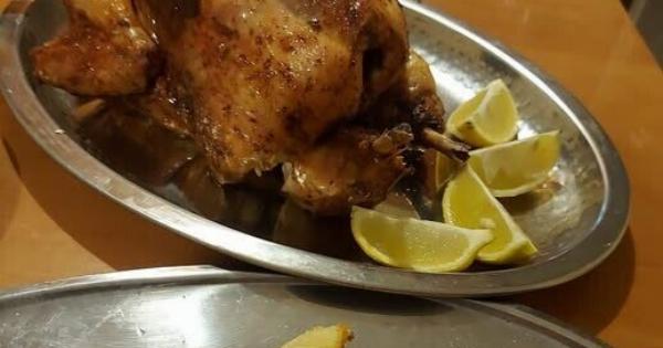 Κοτόπουλο στη σχάρα του φούρνου -Το μυστικό είναι η πάστα κάτω από την πέτσα