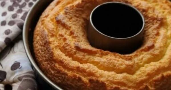 Το απόλυτο κόλπο για να ξεκολλάει πάντα το κέικ από τη φόρμα