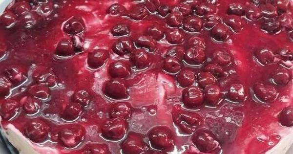 Το πιο εύκολο γιαουρτογλυκό ψυγείου – ελαφρύ και πεντανόστιμο