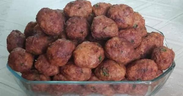 Αυτό είναι το κόλπο για αφράτους κεφτέδες. Τους έφτιαξα και δεν έμεινε ούτε ένας