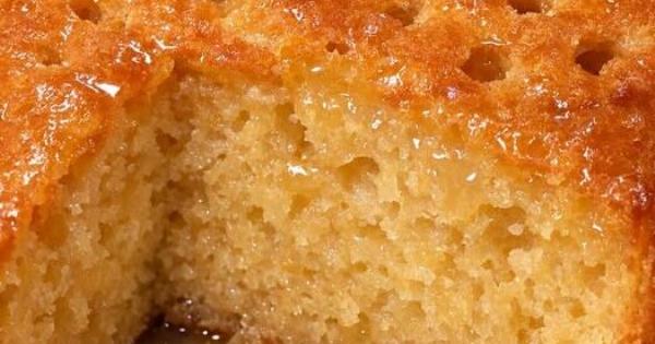 Το πιο αφράτο και υγρό κέικ που έχεις δοκιμάσει ποτέ – δεν θα το αλλάξεις ξανά