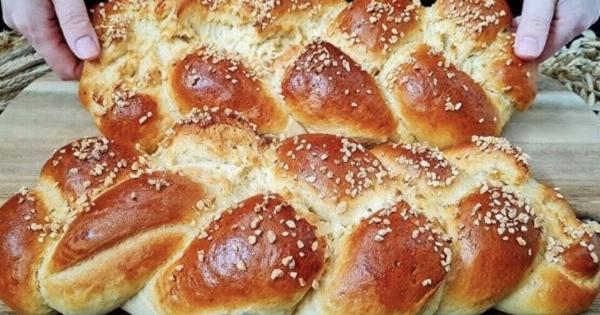 Τα τσουρέκια της γιαγιάς για το Πάσχα – Αφράτα, μυρωδάτα και πάντα επιτυχημένα
