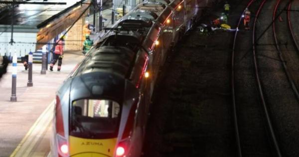 Συναγερμός τώρα μέσα σε τρένο: Τι έχει συμβεί