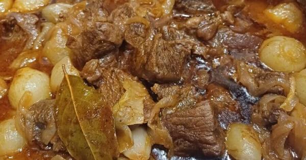 Το μυστικό για εύκολο στιφάδο με πλούσια σάλτσα