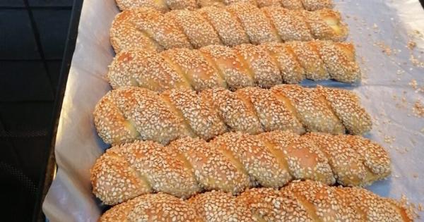 Σιμίτια αφράτα και τραγανά – το τέλειο σνακ για κάθε ώρα