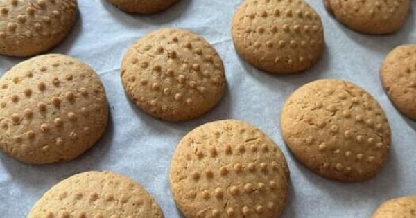 Δεν μένει ούτε ένα! Τα νηστίσιμα μπισκότα μήλο-κανέλα που μοσχοβολούν όλο το σπίτι.