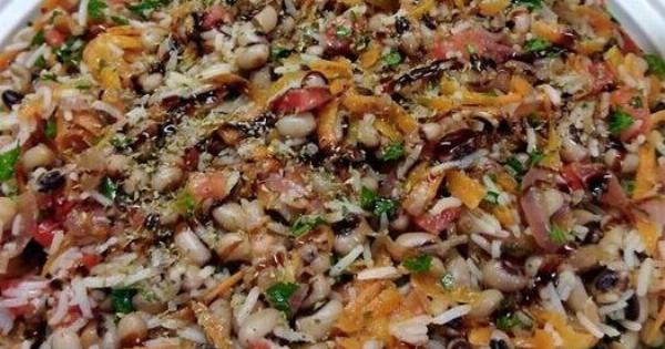 Η πιο νόστιμη σαλάτα με μαυρομάτικα και ρύζι – Υγιεινό γεύμα αποτοξίνωσης!