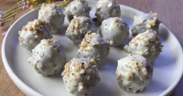 Γλυκάκια με 2 υλικά χωρίς ψήσιμο – Υγιεινό και εύκολο σνακ σε λίγα λεπτά