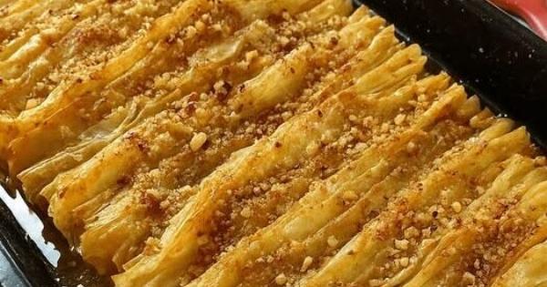 Η αυθεντική πλατσέντα της Λέσβου – Τραγανή, σιροπιαστή και μοσχοβολά κανέλα