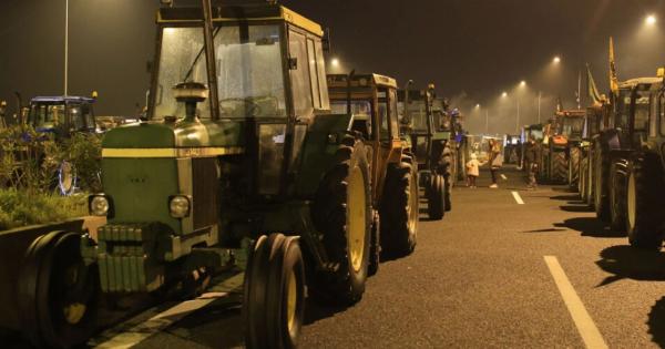 ΕΚΤΑΚΤΗ ΕΙΔΗΣΗ ΤΩΡΑ ΑΠΟ ΟΛΟΥΣ ΤΟΥΣ ΑΓΡΟΤΕΣ – ΠΗΡΑΝ ΤΗΝ ΜΕΓΑΛΗ ΑΠΟΦΑΣΗ ΚΑΙ ΚΑΝΟΥΝ ΤΟΝ ΜΗΤΣΟΤΑΚΗ ΝΑ… ΙΔΡΩΝΕΙ