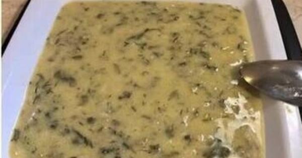 Την έφτιαξα και δεν κατάλαβε ΚΑΝΕΙΣ ότι δεν είναι μαγειρίτσα – Η μανιταρόσουπα που θα σου ζητάνε ξανά και ξανά!