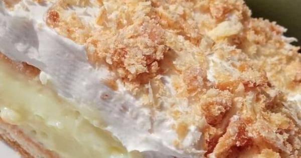 Σπιτικό μιλφέιγ σαν ζαχαροπλαστείου με αφράτη κρέμα – το γλυκό που γίνεται σε 10 λεπτά