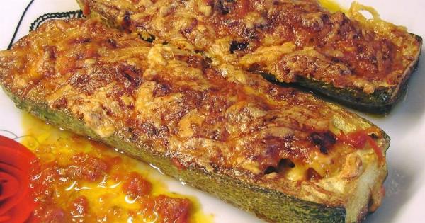 Κολοκυθάκια γεμιστά με κοτόπουλο και τυρί στο φούρνο