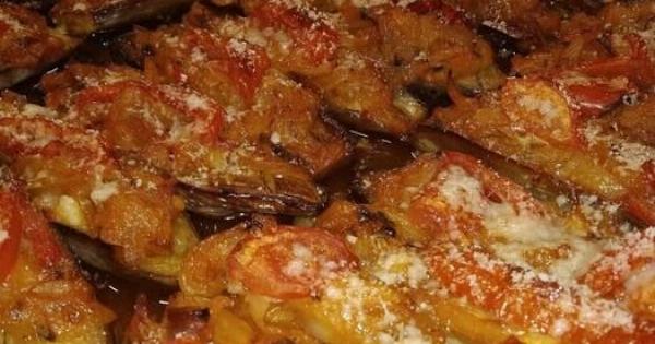 Μελιτζάνες φούρνου γεμιστές: εύκολη και πεντανόστιμη συνταγή