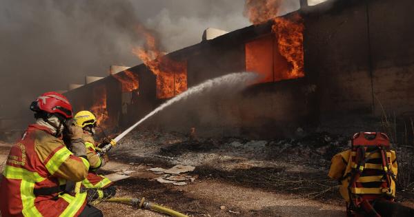 ΕΚΤΑΚΤΟ: Μεγάλη φωτιά τώρα στην Αττική – Εκκενώσεις, χάος και 9 εναέρια στη μάχη