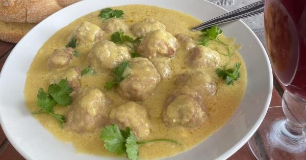 Το μυστικό για τέλεια γιουβαρλάκια με αυγολέμονο που δεν κόβει