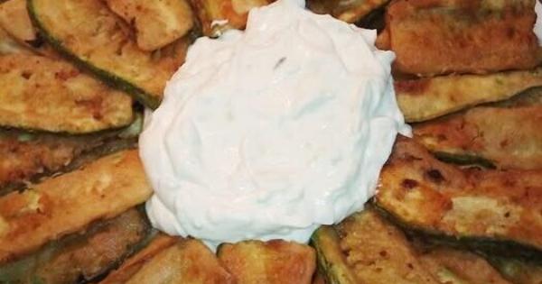 Κολοκυθάκια τηγανητά όπως πρέπει – με το τέλειο τζατζίκι