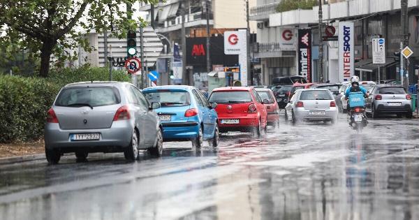 Έρχονται μπόρες στην Αττική το Σάββατο – Τι ώρα θα βρέξει