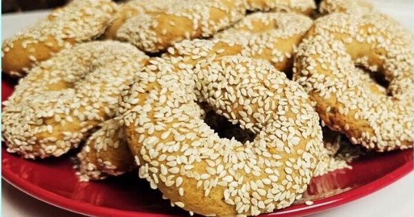 Θέλετε την Αυθεντική Συνταγή για τα υπέροχα Νηστίσιμα Κρητικά Κουλουράκια με Τσίπουρο;; Αν ναι δείτε εδώ!!