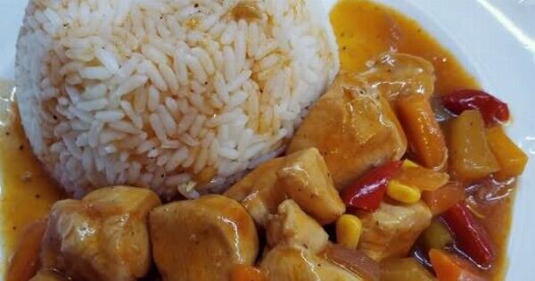 Το γλυκόξινο κοτόπουλο που έφτιαξα σπίτι και δεν ξαναπαραγγείλαμε ποτέ απ’ έξω – Το μυστικό είναι στη σάλτσα!