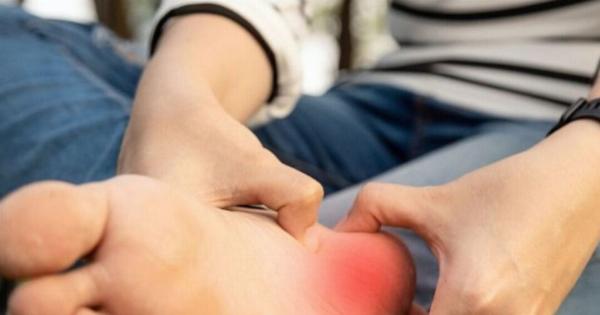 7 σημάδια στα πόδια που προαναγγέλλουν βλάβη στο συκώτι