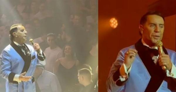 “Είμαι ο Γιώργος Μαζωνάκης” Με την ρόμπα ο Μαζώ στην πρεμιέρα του – Πώς αντέδρασε ο κόσμος μετά τις καταγγελίες